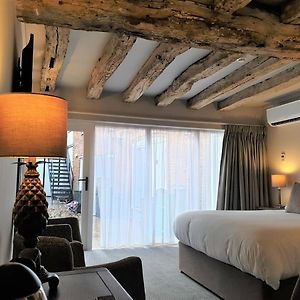 Large Deluxe King Room